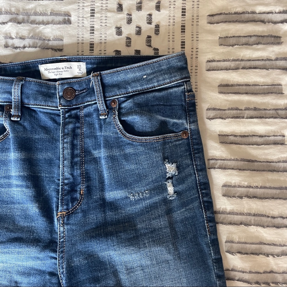 Abercrombie & Fitch Super Skinny Ankle Jeans